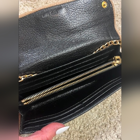 MIU MIU Leather Black and Mauve Long Wallet with Gold Chain - Picture 3 of 7